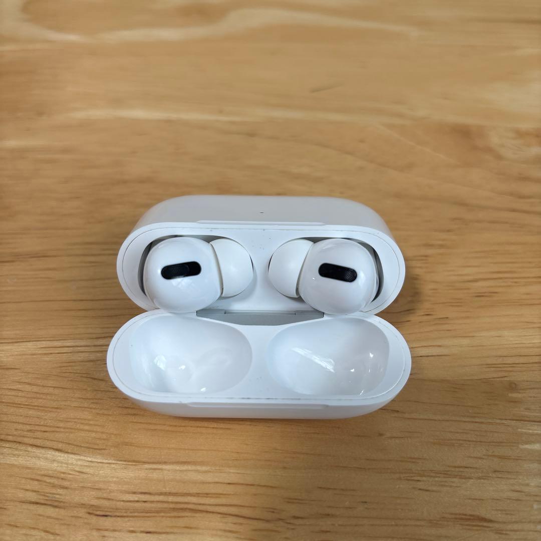 ジャンク品】Apple AirPods Pro 第1世代（ケース・両耳セット） - メルカリ