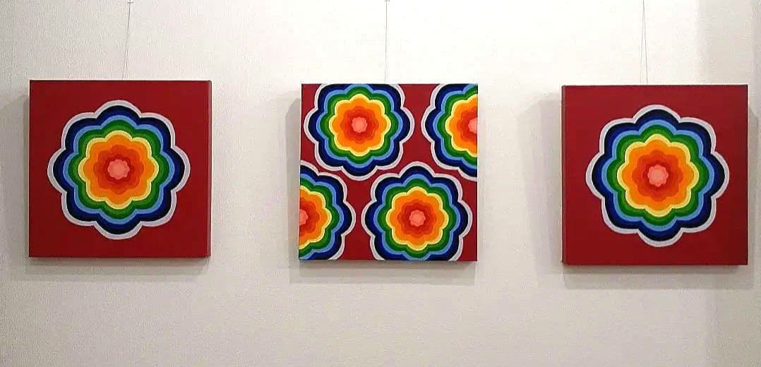 油絵壁掛け曼荼羅画家小楠アキコ作品サイズ40×40cm三枚1セット