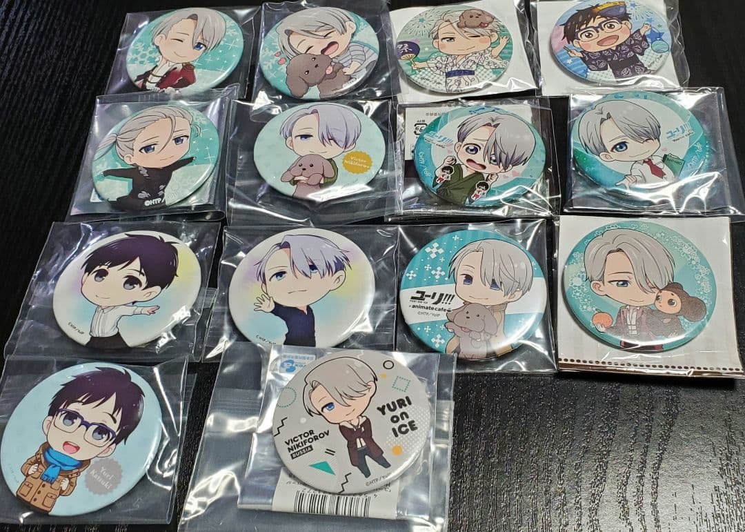 ユーリ!!! on ICE 缶バッジセット① TVアニメ「ユーリ!!! on ICE」公式サイト