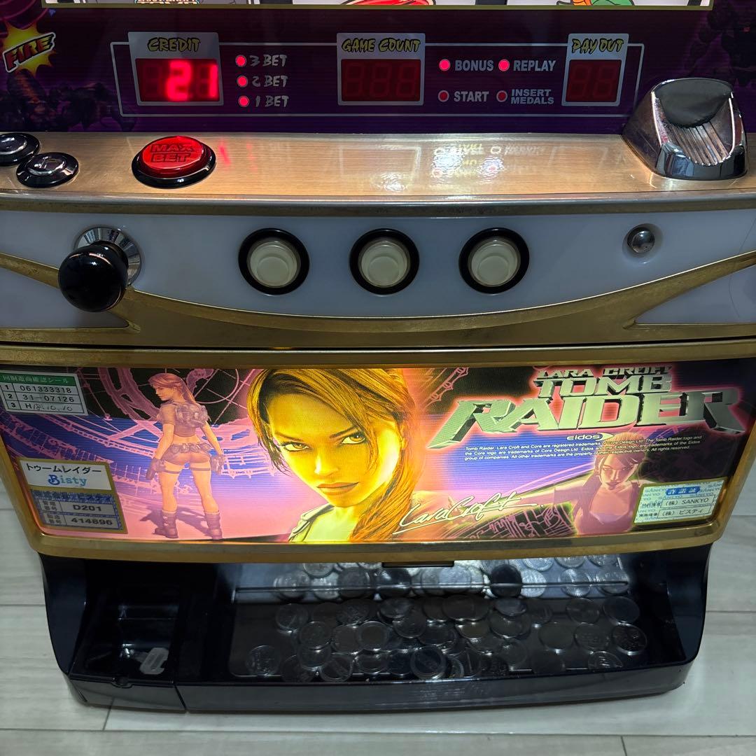 スロット実機 4号機 トゥームレイダー レアパネル ララ - メルカリ