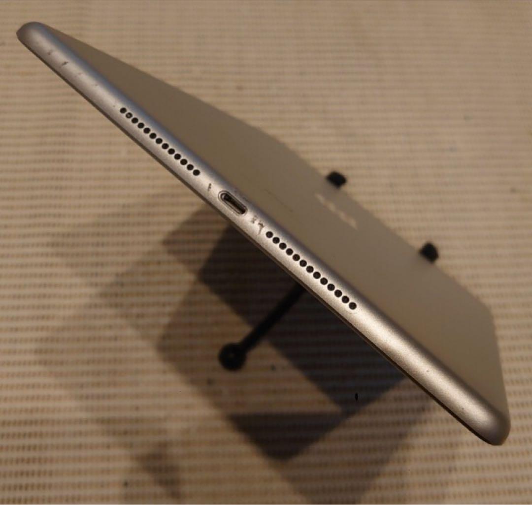 完動品iPad第8世代(A2270)本体32GBシルバー送料込0Q1GD - メルカリ