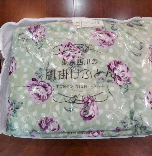 西川合繊肌掛け布団、サンダーソン、かわいいバラ柄、グリーン系