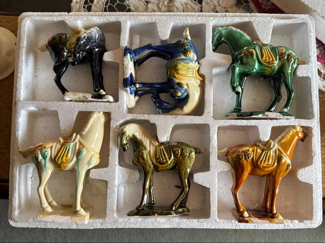 唐三彩 馬 陶器の置物 6頭 中国の洛陽 - メルカリ