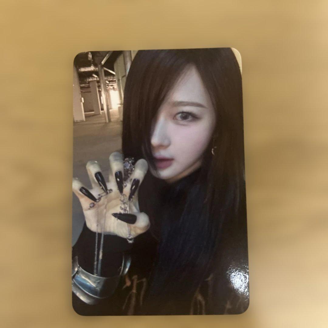 aespa 公式トレカ 2枚セットジゼル サイン入り - メルカリ