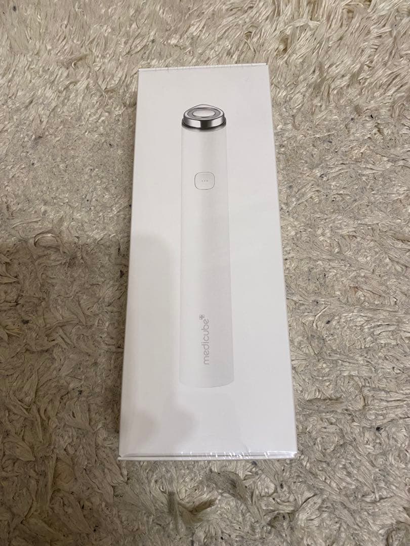 メディキューブ AGE-R BOOSTER PRO MIN ホワイト medicube - AGE-R Booster Pro Mini White | YesStyle