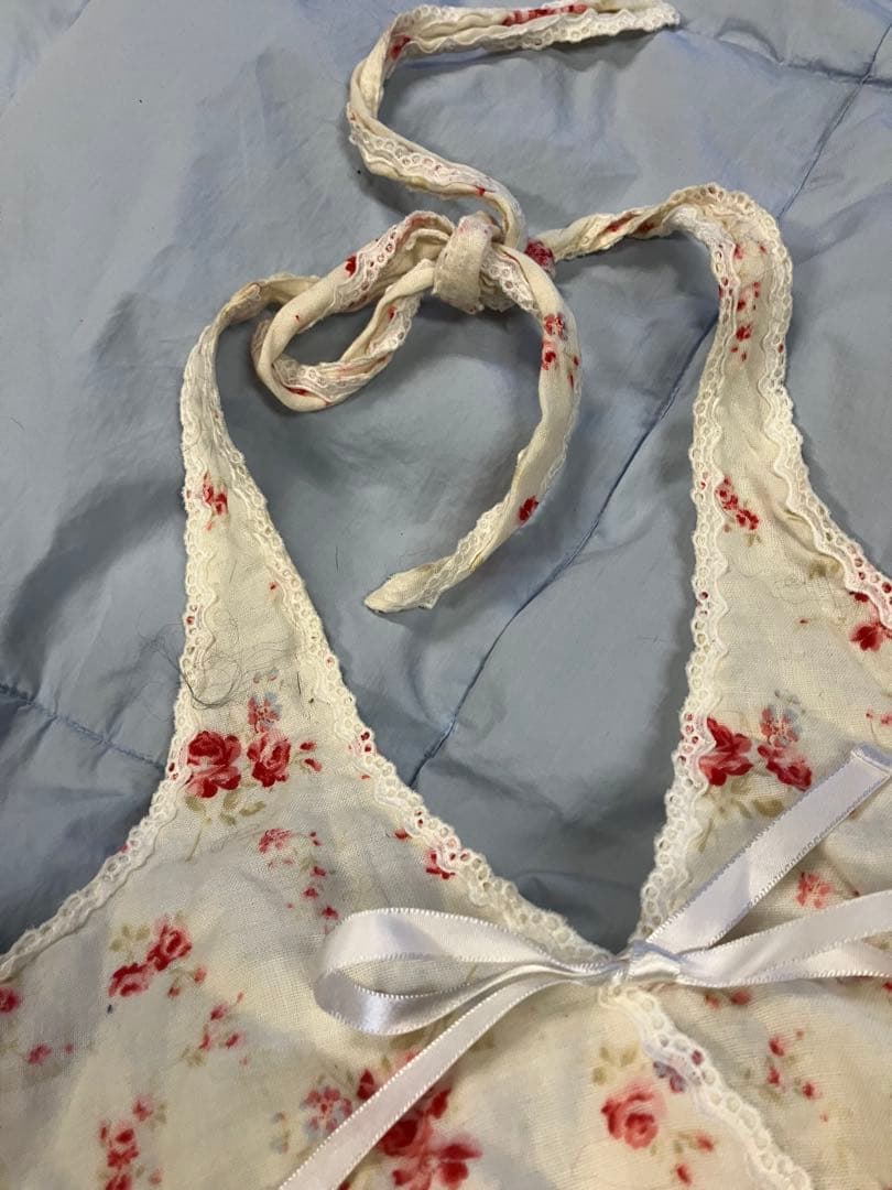 リズリサフラワープリントホルターネックレースリボンキャミソール