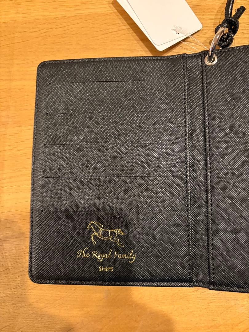 ザ・ロイヤルファミリー×SHIPS 馬券ケース ブラック - メルカリ