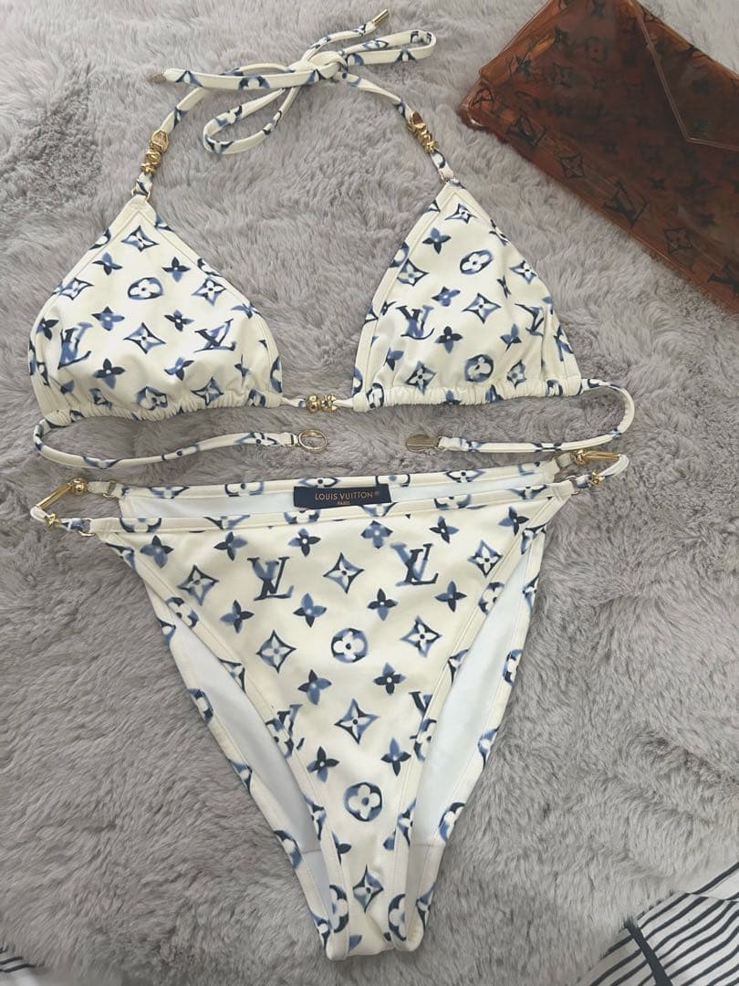 ルイヴィトン アクアレル モノグラム ビキニトップ36 新作ビキニ半額以下！！ ビーチでオシャレを妥協しない！】ルイヴィトン ビキニ トップ (Louis