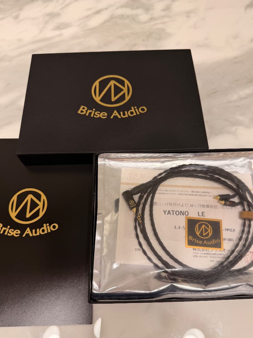 新品未使用　Brise Audio YATONO-LE 5極4.4mm MMCX Brise Audio YATONO-LE- 5極Φ4.4mmプラグ-A2DC [YTNLELB544AD]｜フジヤ