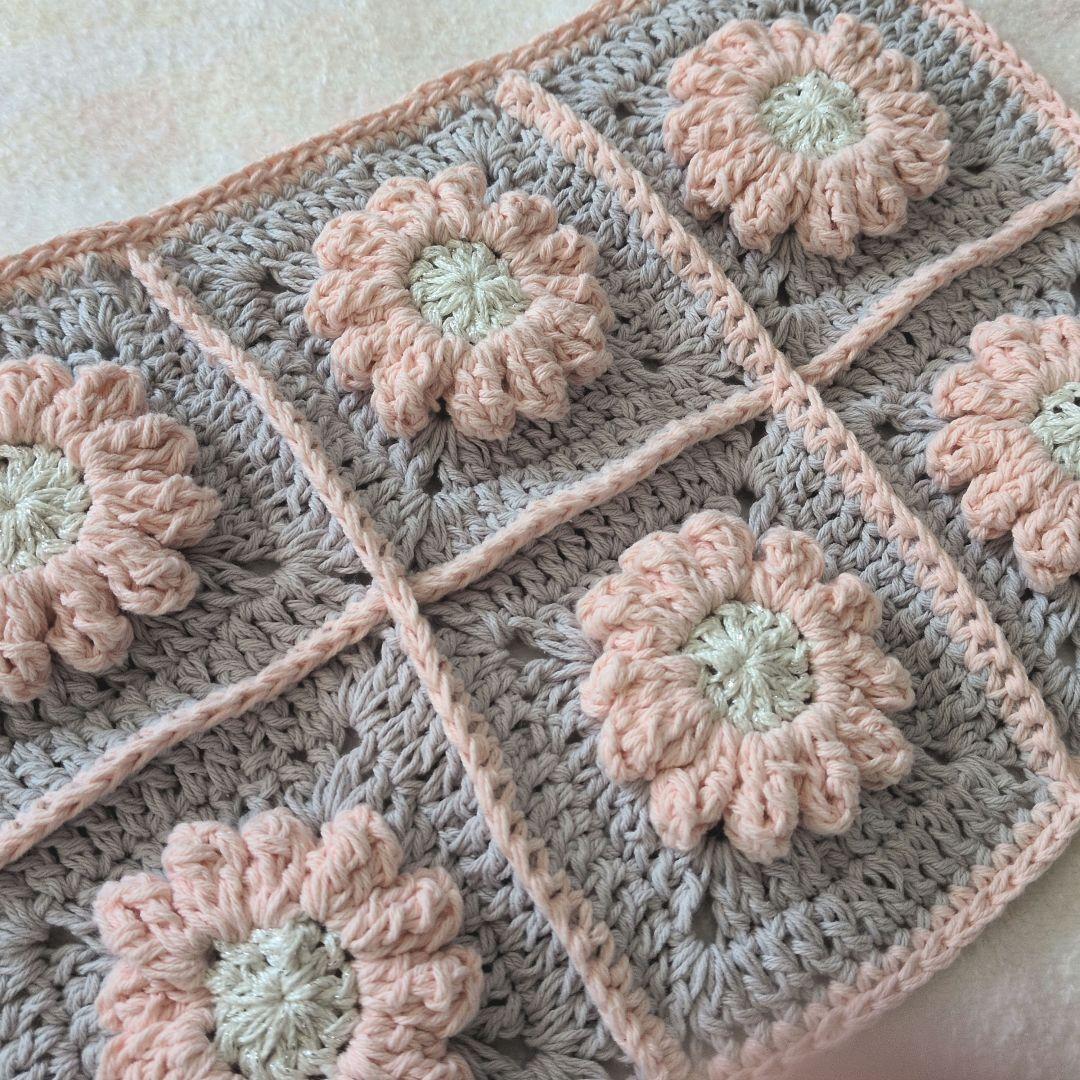 お花モチーフ マルチカバー ハンドメイド 手編み モチーフ編み - メルカリ