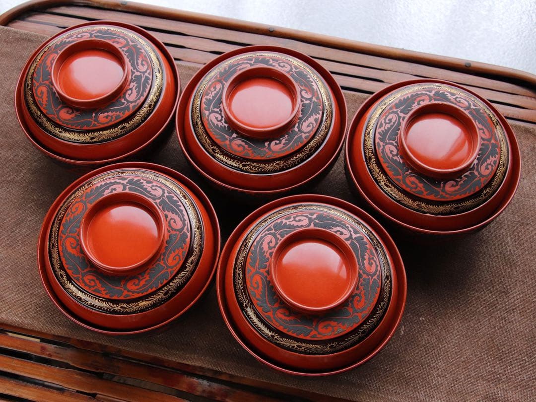 ノビオス贄田越郎画