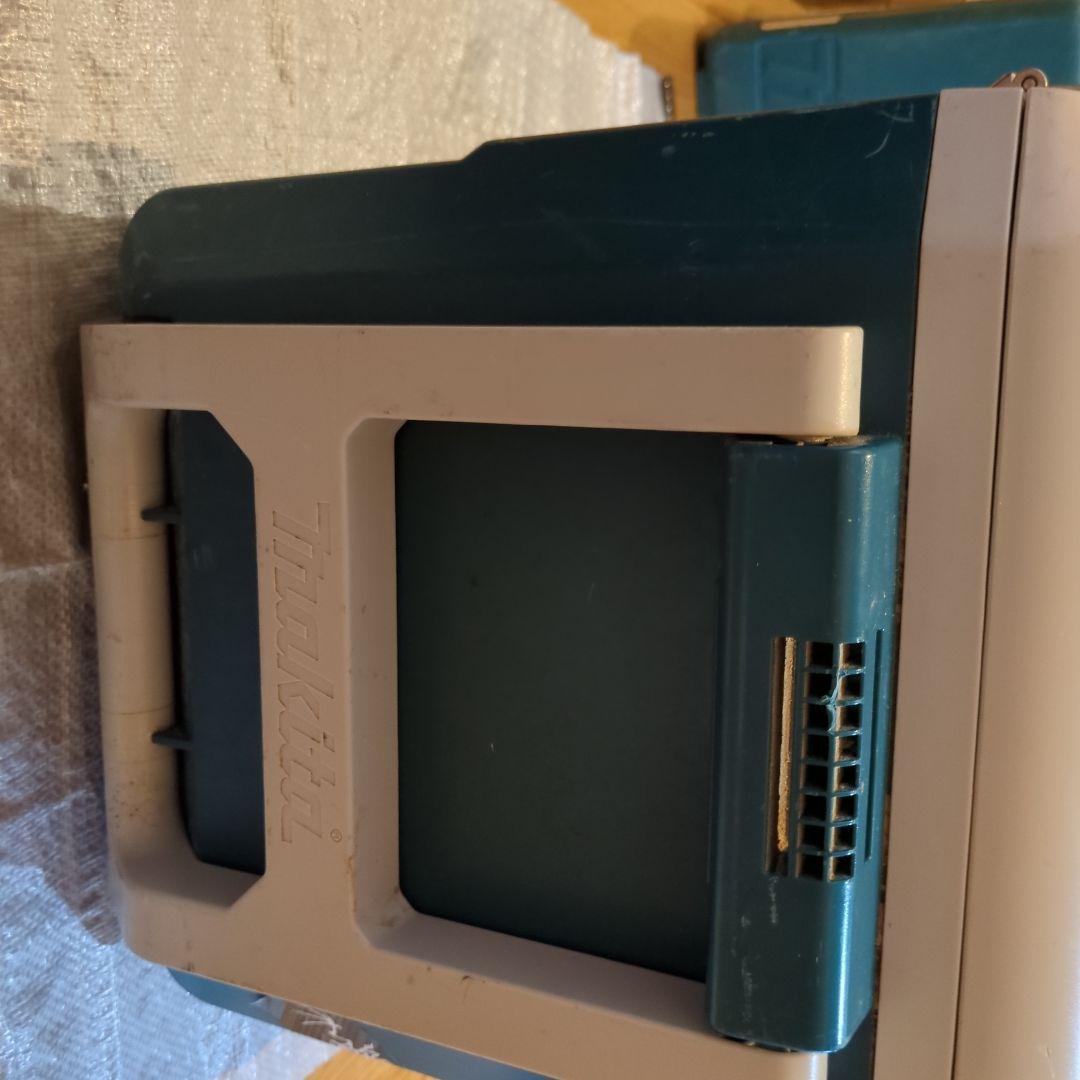 ジャンク品】Makita ポータブル冷温庫 CW1 180D 20L M109883193