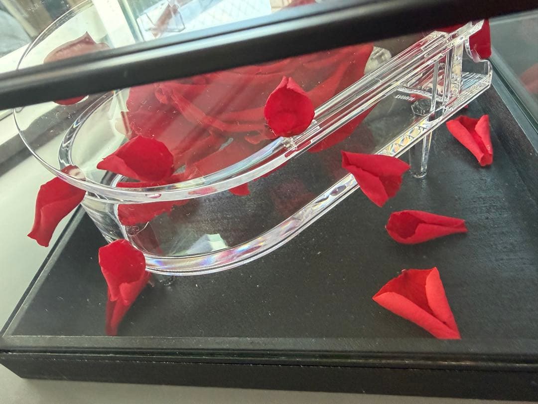 YOSHIKIプリザーブドフラワー クリスタルピアノ ガラスケース - メルカリ