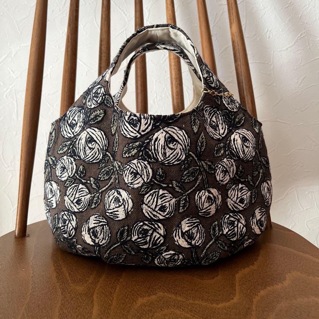 ♡handmade♡ ミナペルホネン　　　まぁるく持てるバッグ 新色！！ グレー×ブラック ミナペルホネン 多機能 Mサイズ トート