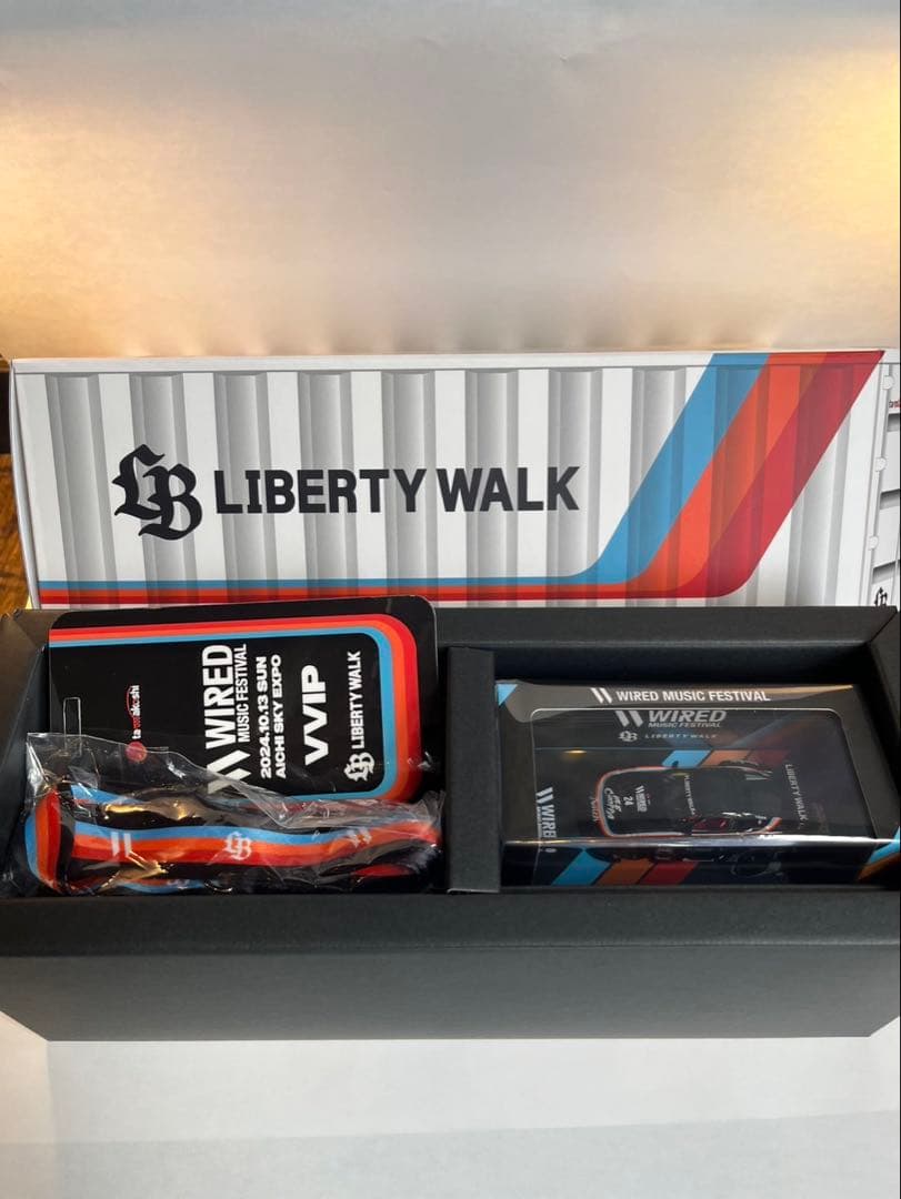 〔非売品・新品〕箱付きLIBERTYWALKミニカー&VVIPパス付き 非売品・新品〕箱付きLIBERTYWALKミニカー&VVIPパス付き