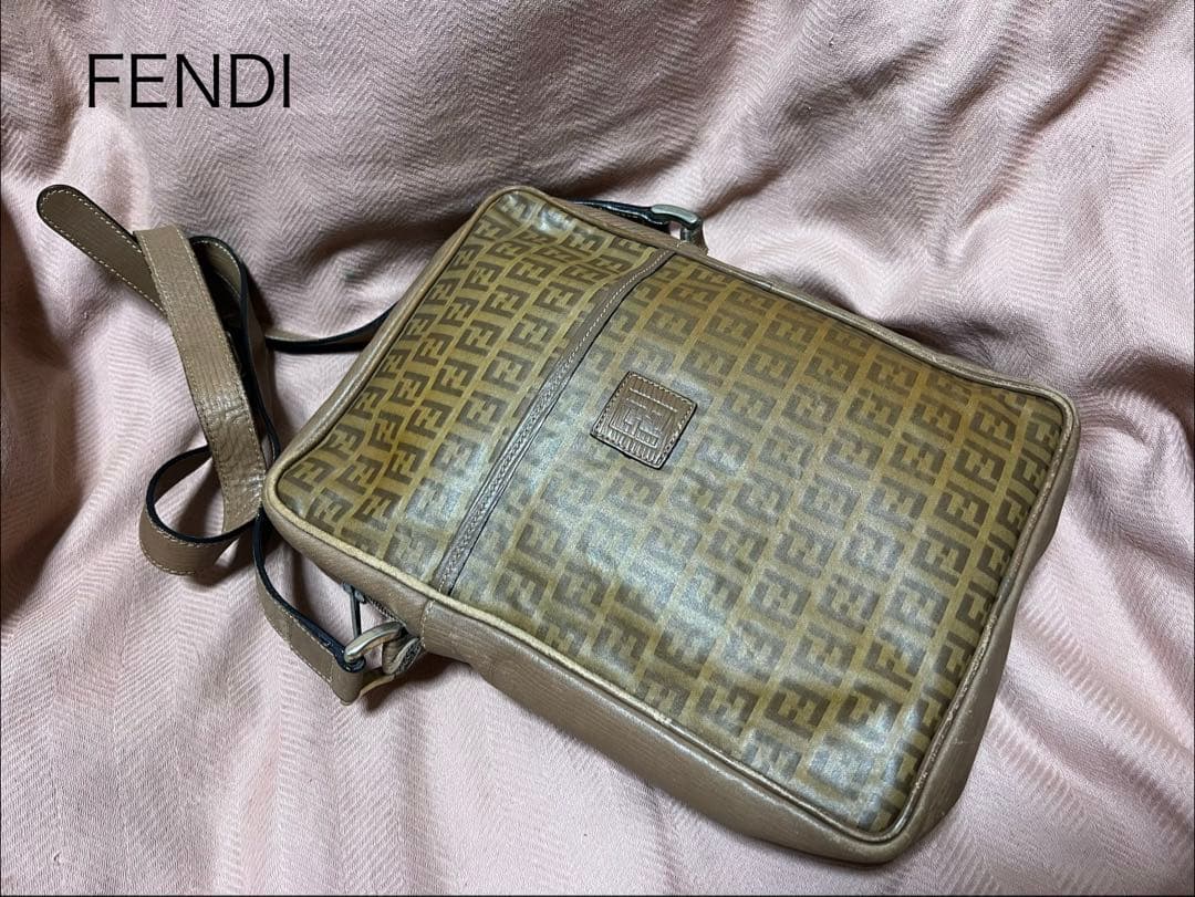 フェンディ FENDI ズッカ柄 ボックス ショルダーバッグ PVC レザー