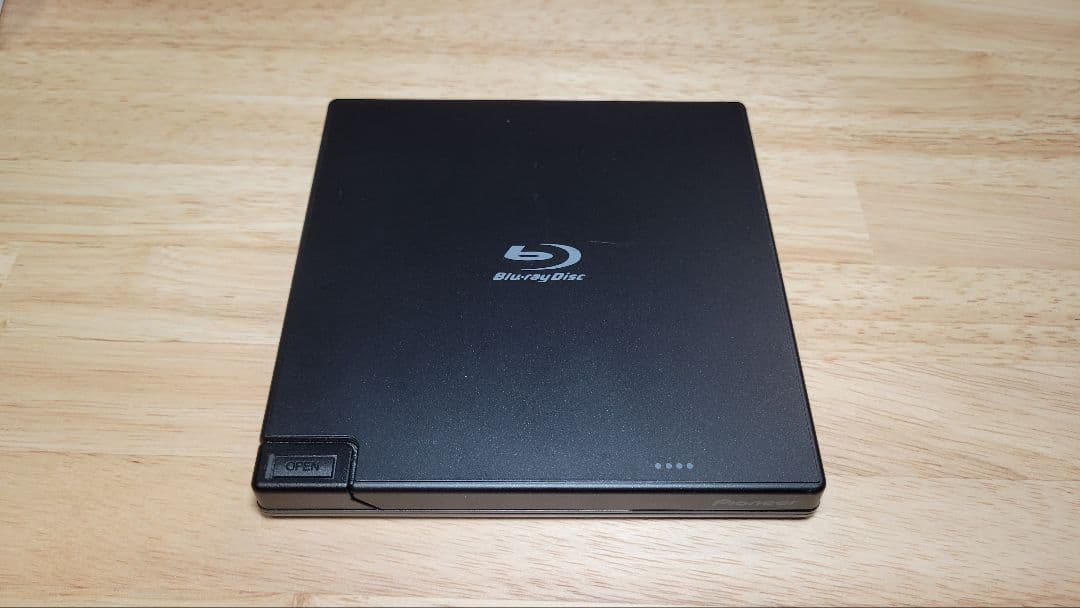 パイオニア BDR-XD07BK ラインアップ | BDR-XD07BK/R/W | PC用ドライブ | PC・スマホ関連