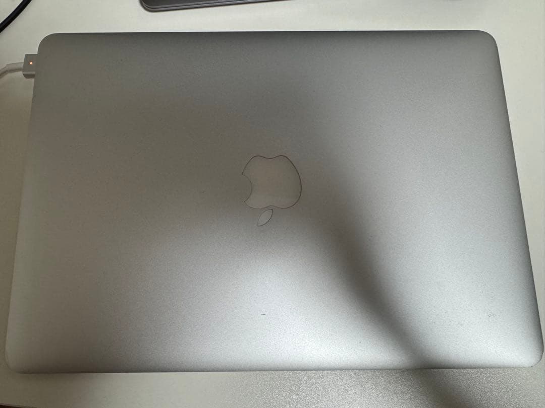 Apple MacBook Air 13インチ (2017) 本体　箱付き Amazon.com: Apple Macbook Air 2017 with 1.8GHz Intel Core i5 (13