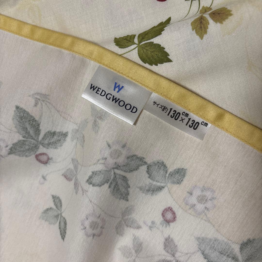 WEDGWOOD ワイルドストロベリーテーブルクロス 約130×130 - メルカリ