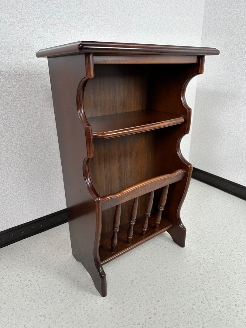 カリモク コロニアル マガジンラック 本棚 電話台 花台 管理No.※i4 Karimoku(カリモク家具)のCOLONIAL(コロニアル)シリーズ マガジン