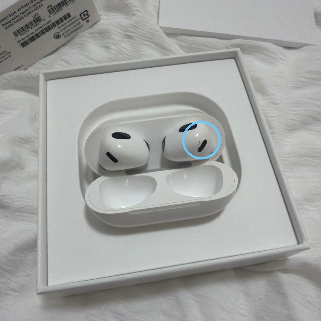 AirPods第3世代本体 ホワイト 充電ケース付き - メルカリ