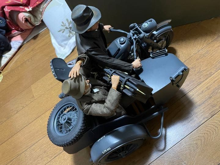 インディ・ジョーンズ／最後の聖戦』 サイドカーシーン再現フィギュア