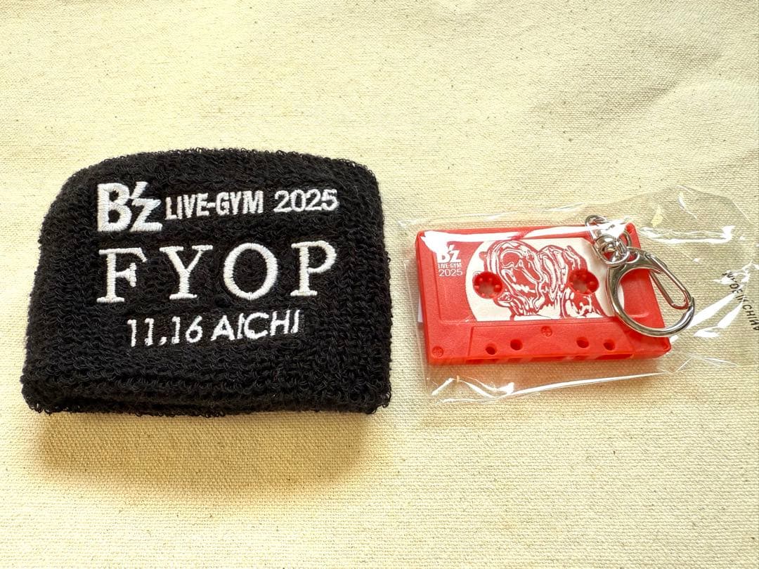 B'z FYOP LIVE GYM ガチャガチャ カセットチャーム リストバンド