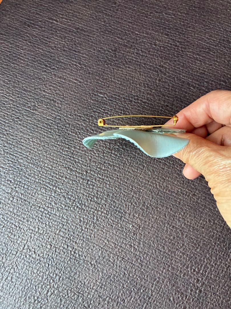 イヤリングとブローチのセット、パリ、Cilea - メルカリ