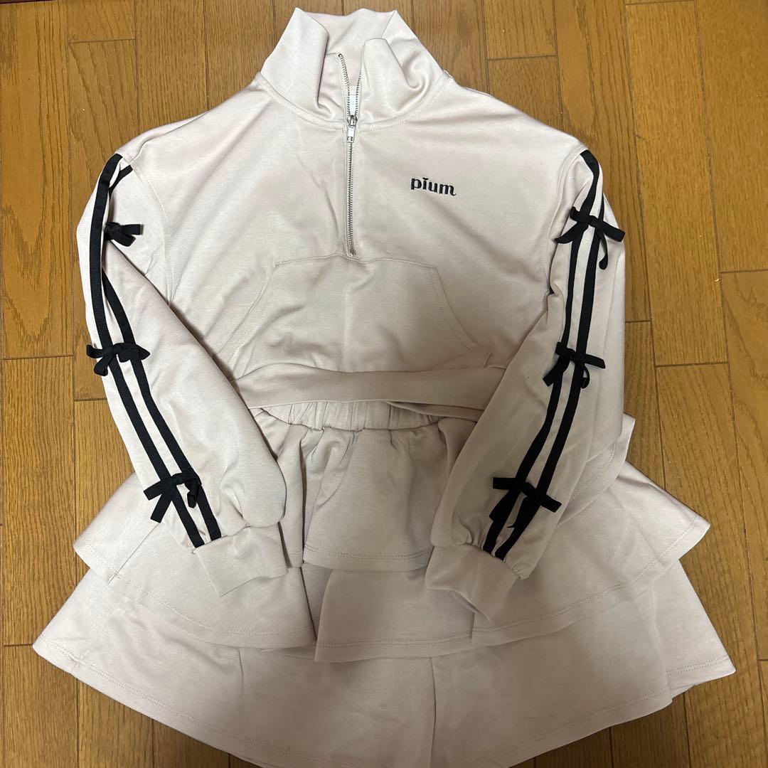 pium ダブルラインリボンジャージセットアップ - メルカリ