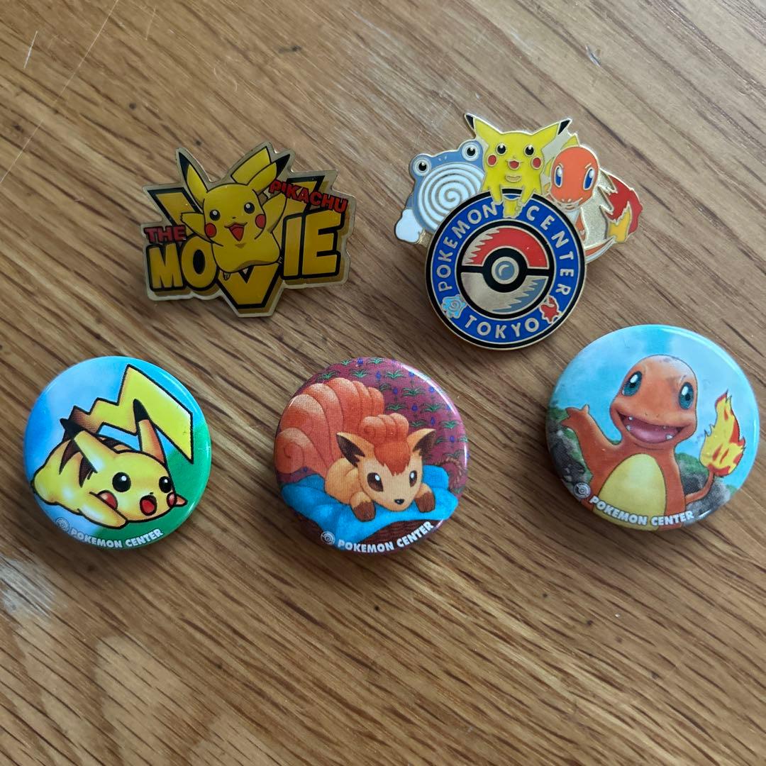ポケモンセンターピンバッジ、缶バッジセット - メルカリ