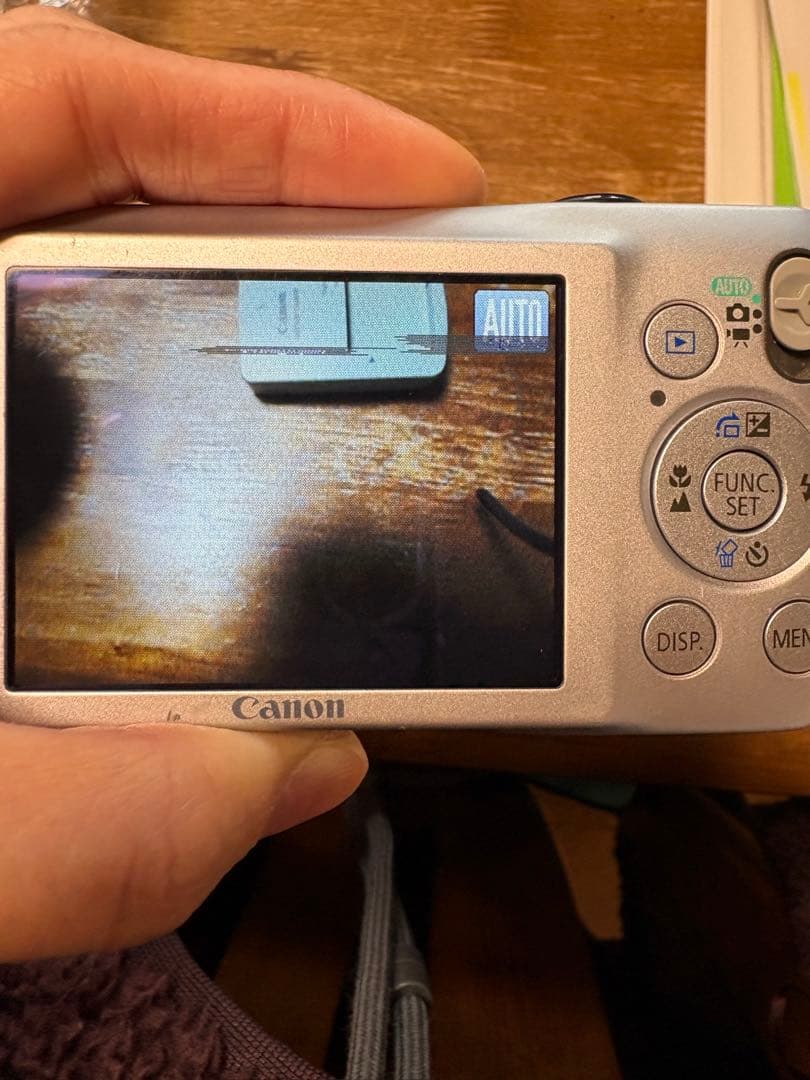 Canon IXY コンパクトデジタルカメラ シルバー バッテリー 充電器付き