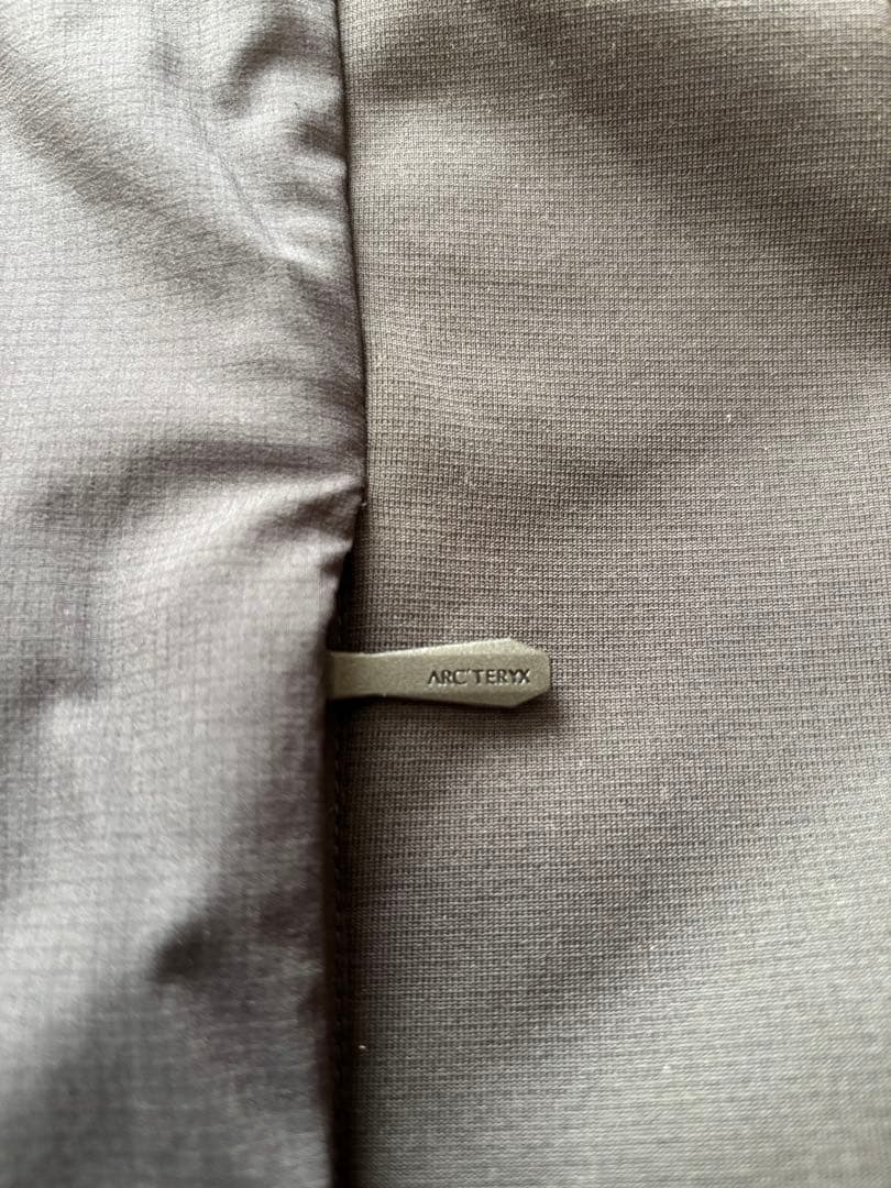 アークテリクス 正規品 アトム フーディ メンズ -Black / XS