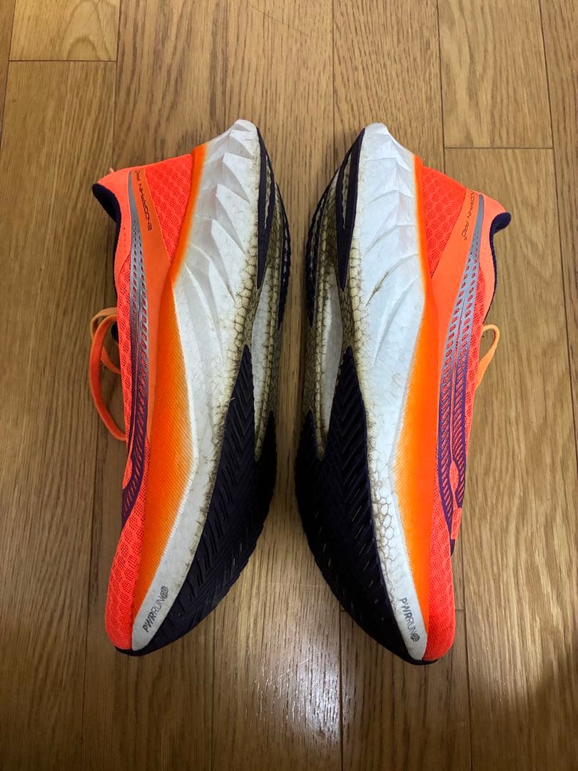 サッカニー　エンドルフィンプロ4 27.5cm