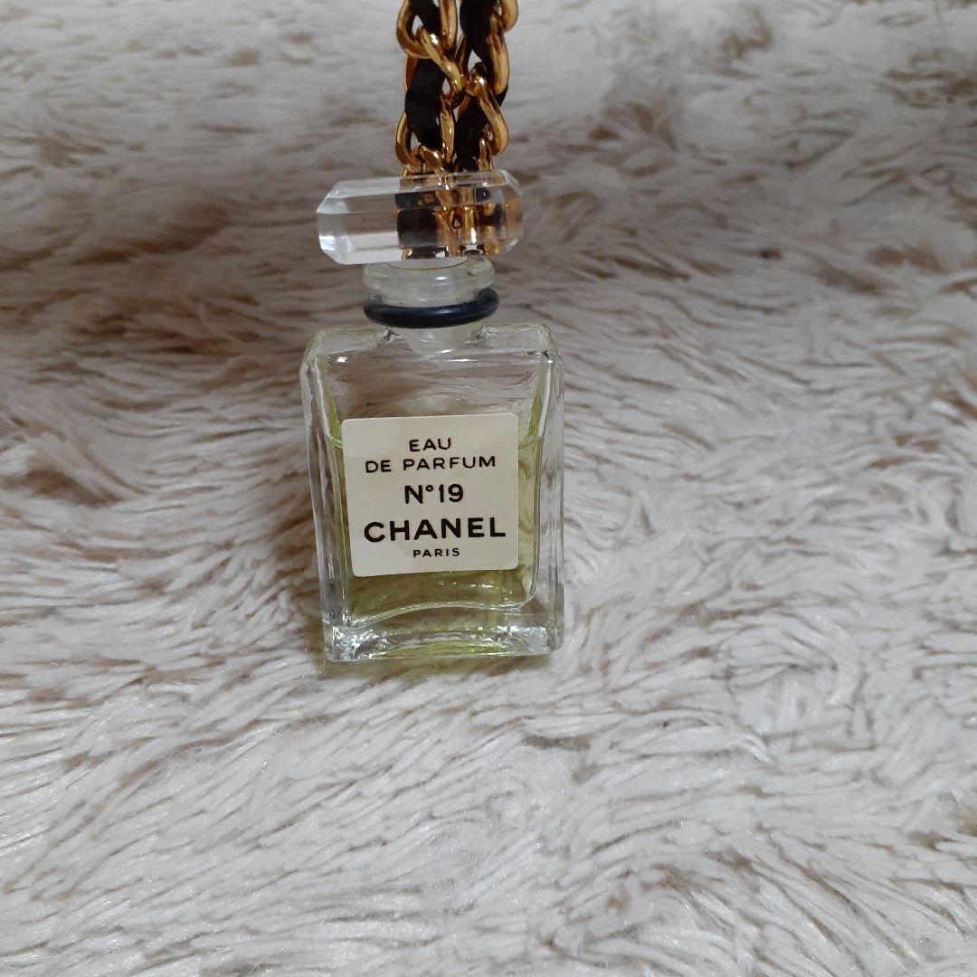 シャネル No.19 香水ボトル ネックレス アクセサリー ゴールド