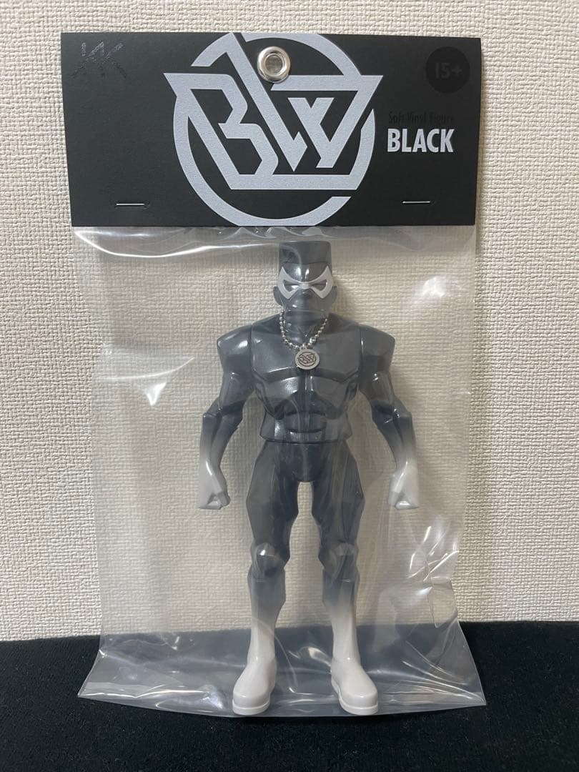 BLACK&WHITE ソフビ BLACK スタンダードカラー　新品未開封 Yahoo!オークション -「ブラック」(ソフビ) (ビンテージ)の落札相場