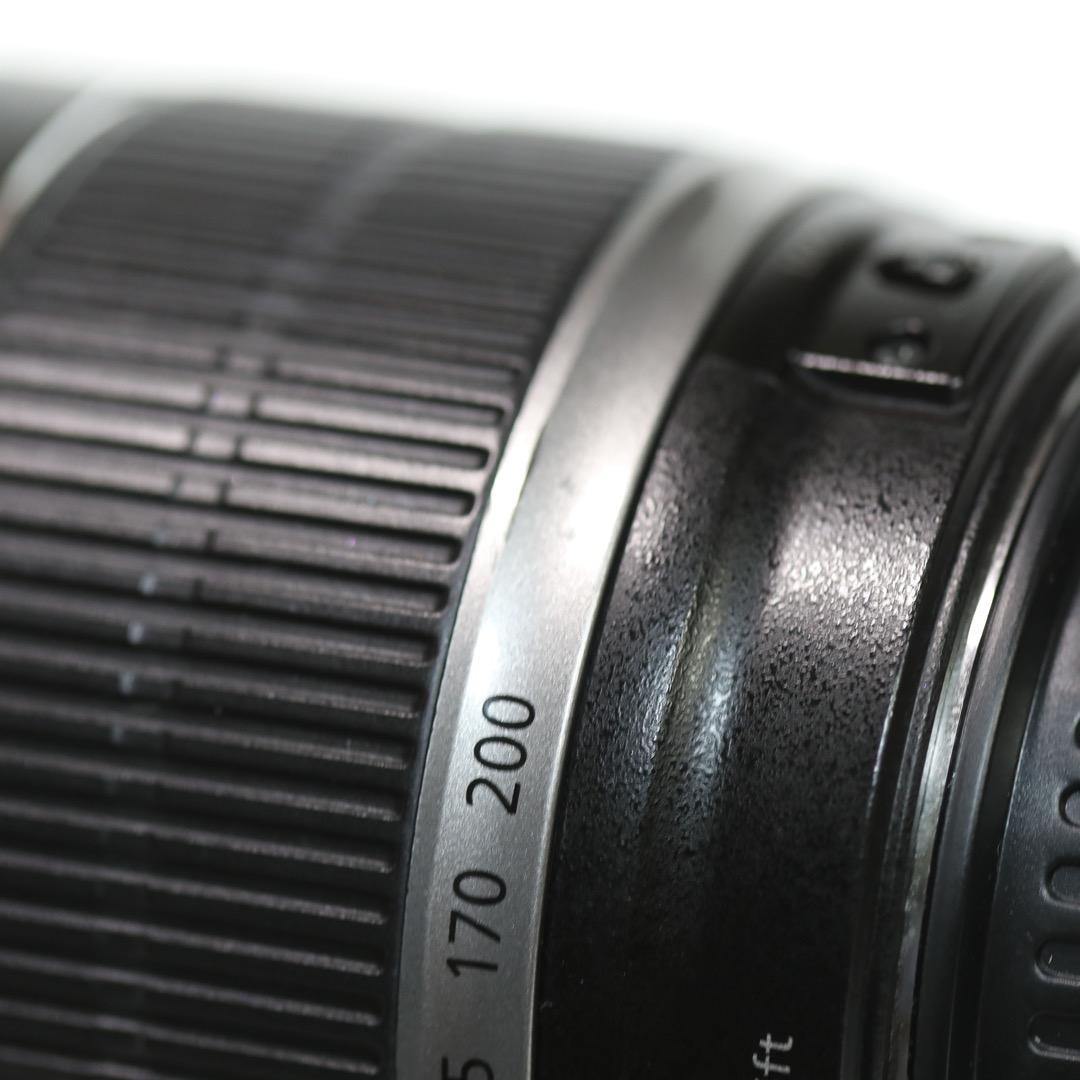 Canon EF-S 18-200mm f/3.5-5.6 ズームレンズ