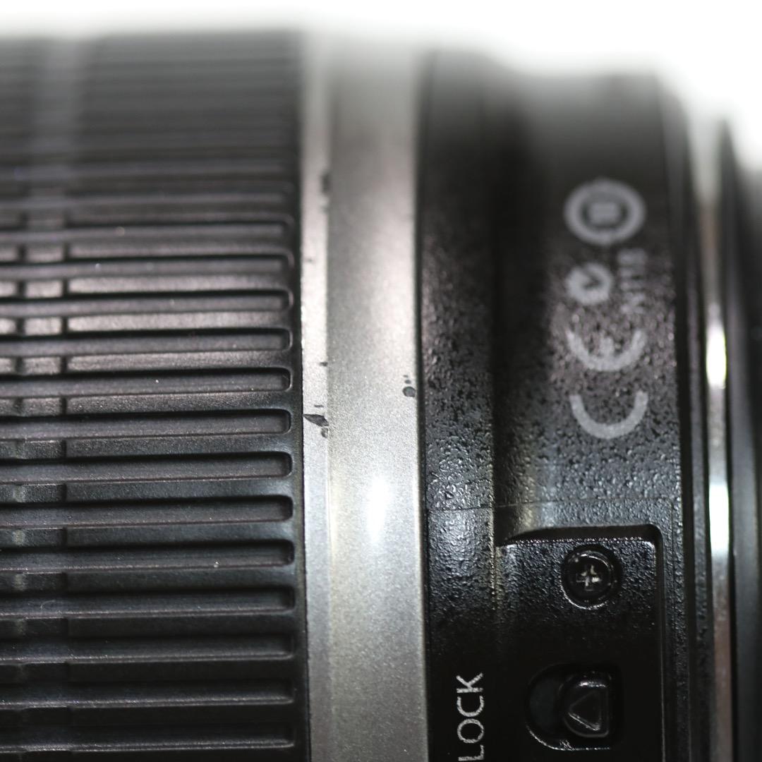 Canon EF-S 18-200mm f/3.5-5.6 ズームレンズ