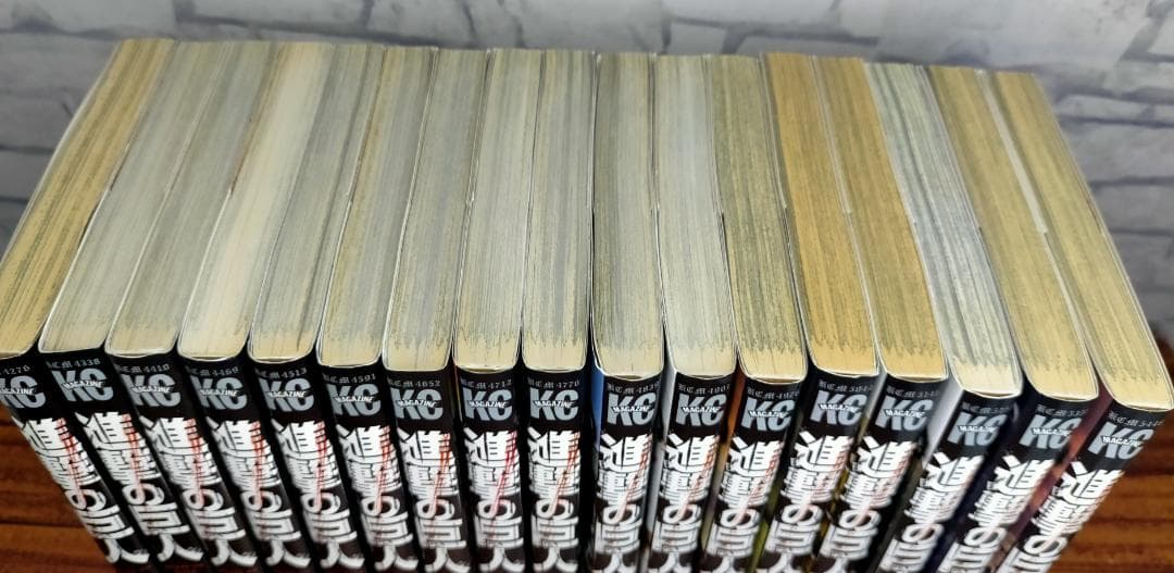 全巻初版】進撃の巨人 全34巻セット ※1巻のみ帯なし・2巻以降は帯付き