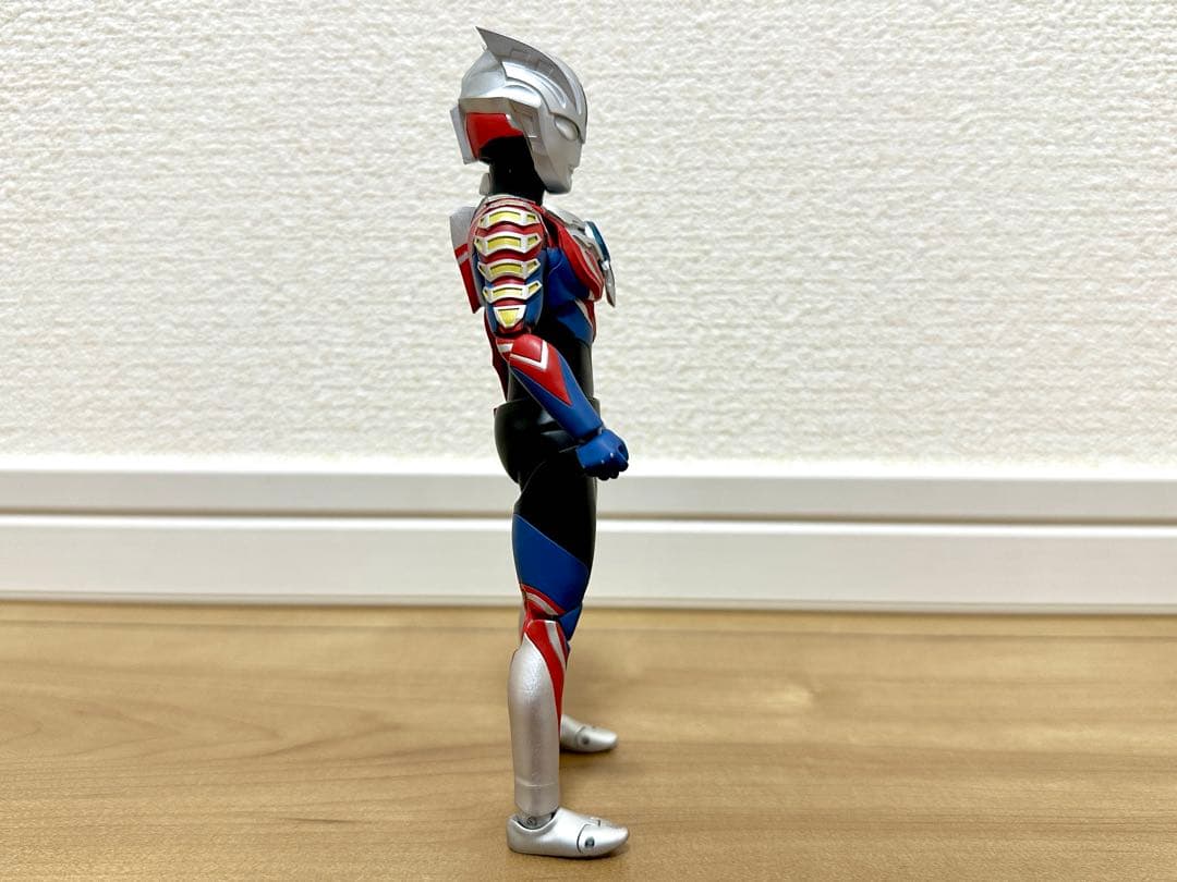 改造 発光 ウルトラマンオーブ ハリケーンスラッシュ S.H.Figuarts