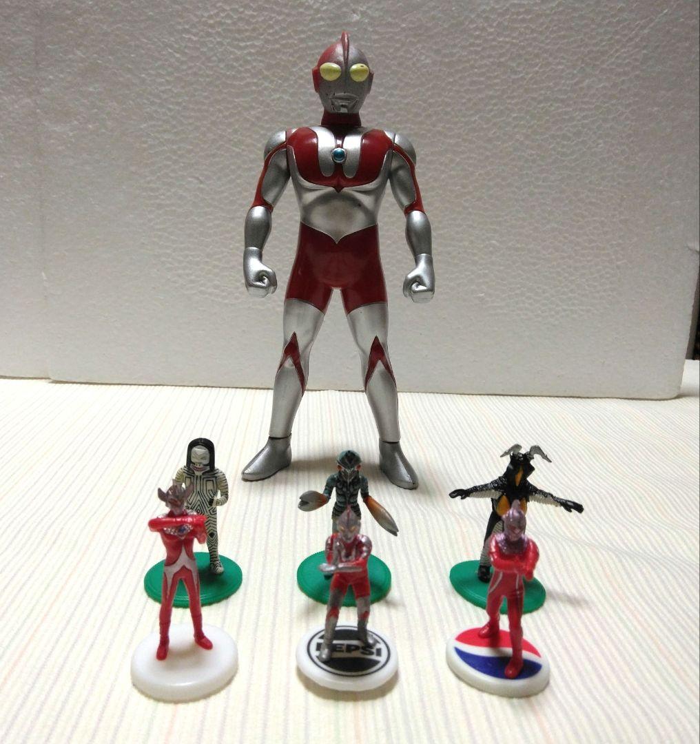 初代ウルトラマンフィギュアとミニフィギュア6体 - メルカリ