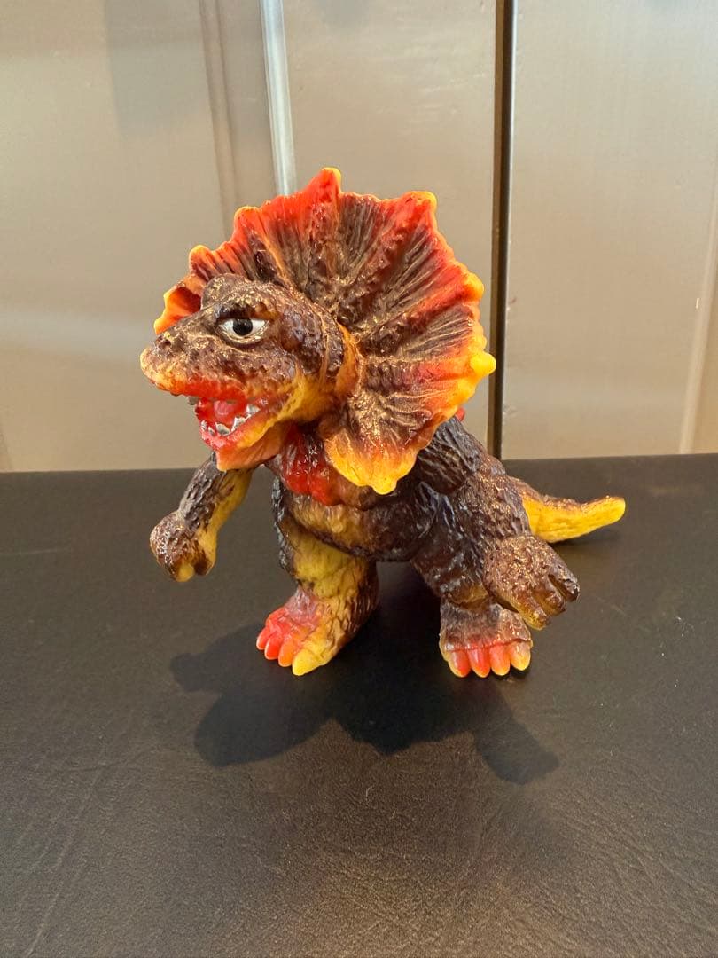 ウルトラマン怪獣ソフビ キングザウルス製エリ巻き怪獣ジラース 足形足