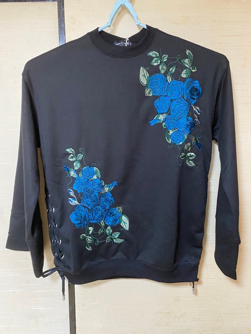 ado×HARE S レースアップローズスウェット - メルカリ