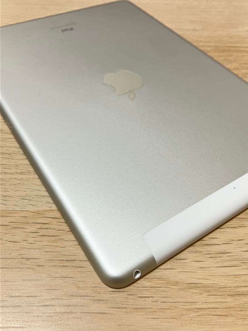 バッテリ最大容量100%劣化ナシ iPad第7世代32GBWiFiセルラードコモ