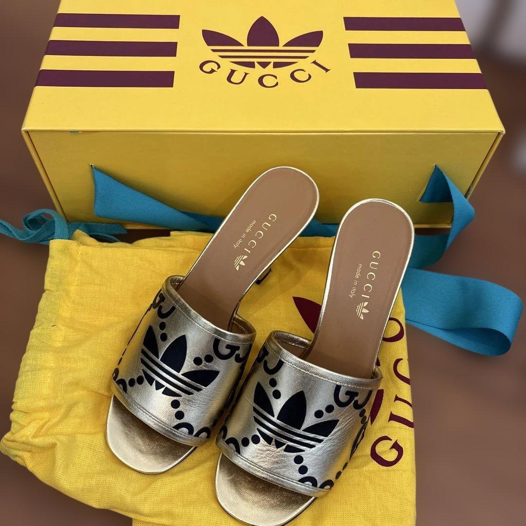 GUCCI ✖️adidasゴールド ブラック サンダル 名東】【GUCCI】グッチ アディダス コラボ サンダル ゴールド ブラック