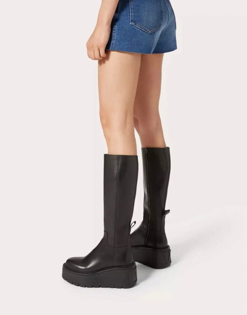 新 デザインレディース - Valentino ユニークフォームカーフスキン