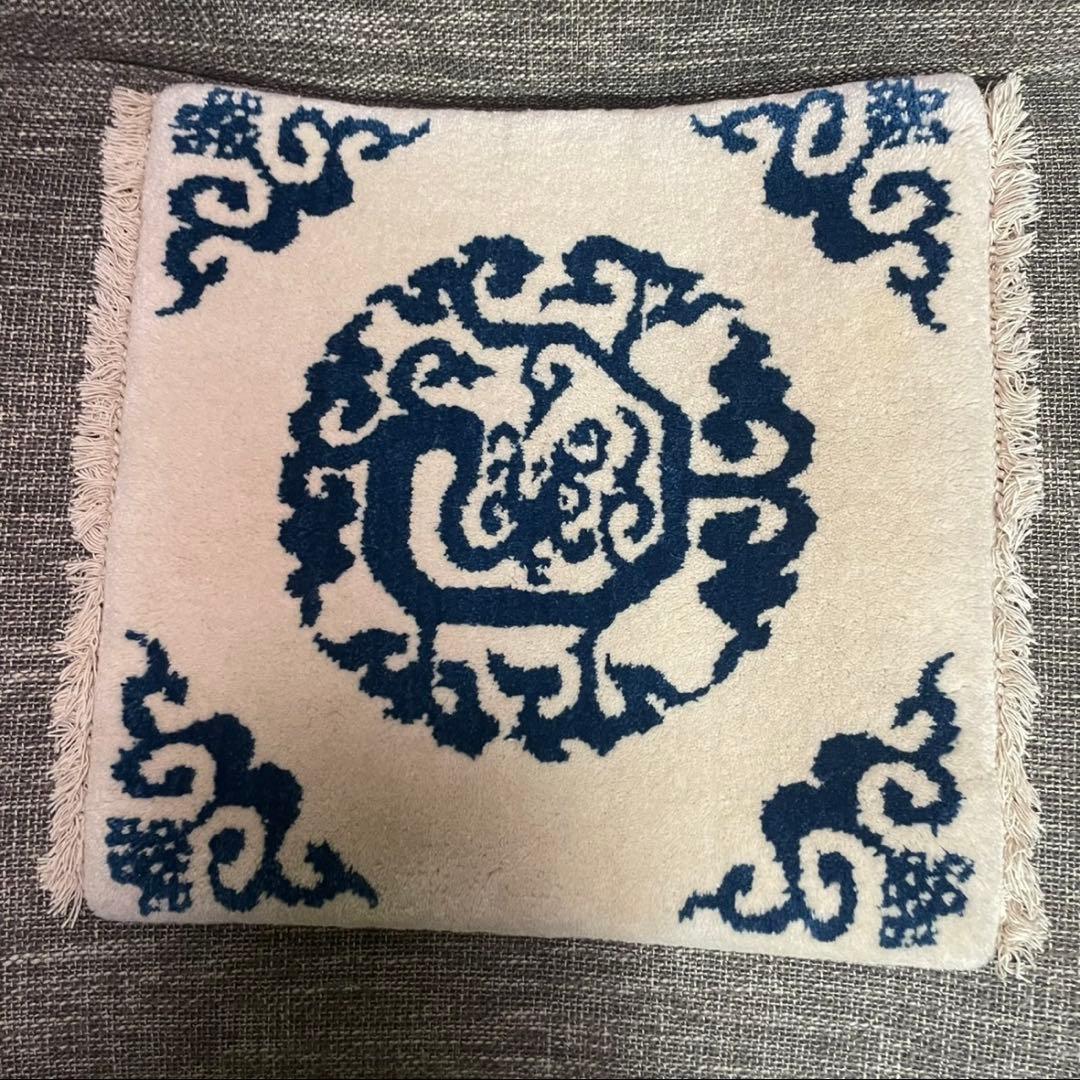 美品　MUNI ムニ絨毯　ラグ特大　クッション 美品 MUNI ムニ絨毯 ラグ特大 クッション 特大 MUNI CARPETS 高級