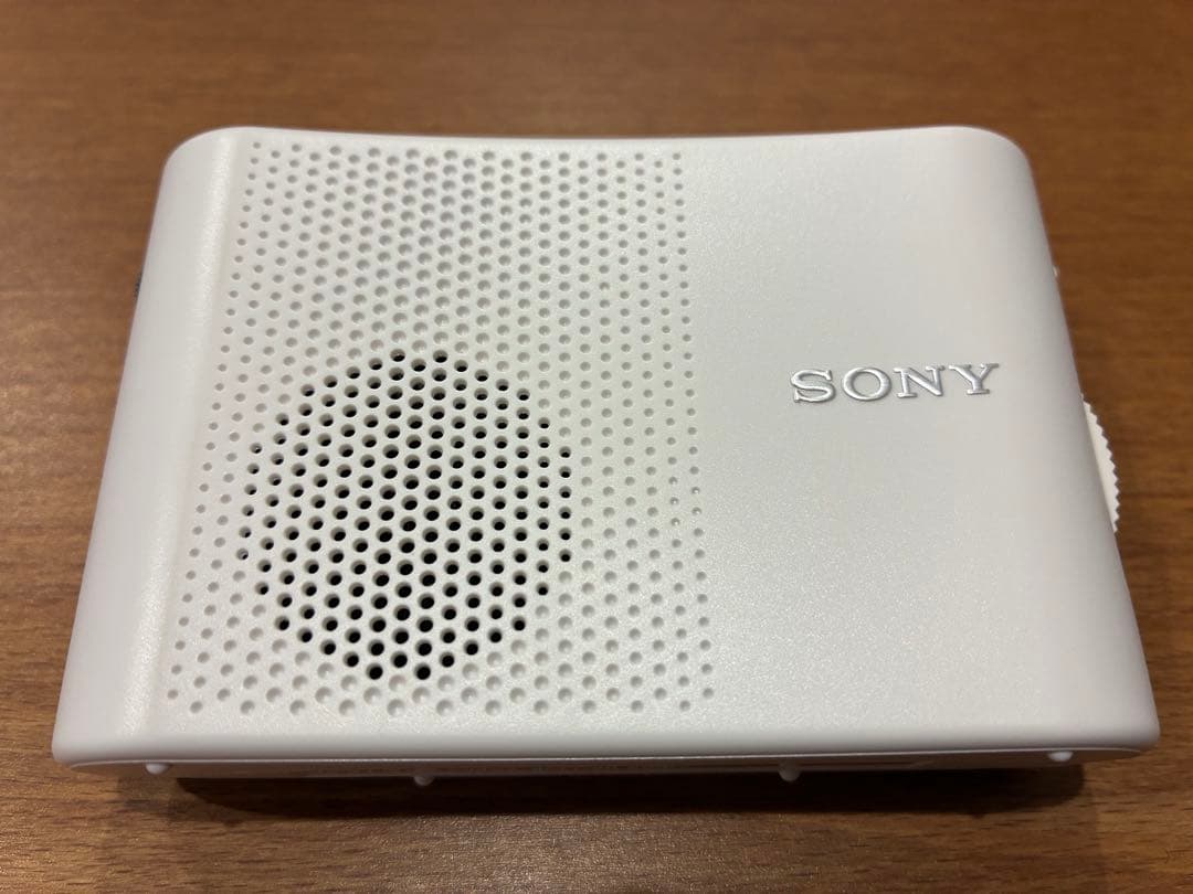 ソニー FM/AMハンディーポータブルラジオ ホワイト ICF-51/W【軽量