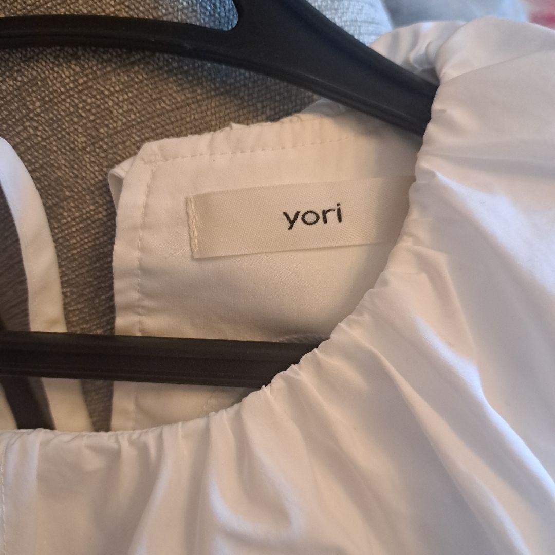 yori フリル付きホワイトシャツ - メルカリ