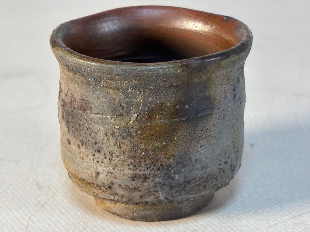備前焼 小山末廣作 「備前窯変ぐい呑」 陶印有り