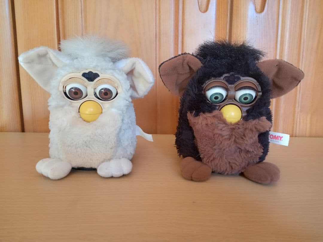 初代ファービー（英語版＋日本語版の2体） - ぬいぐるみ正規 品